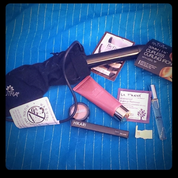 BEAUTY MYSTERY BUNDLE - Picture 2 of 8